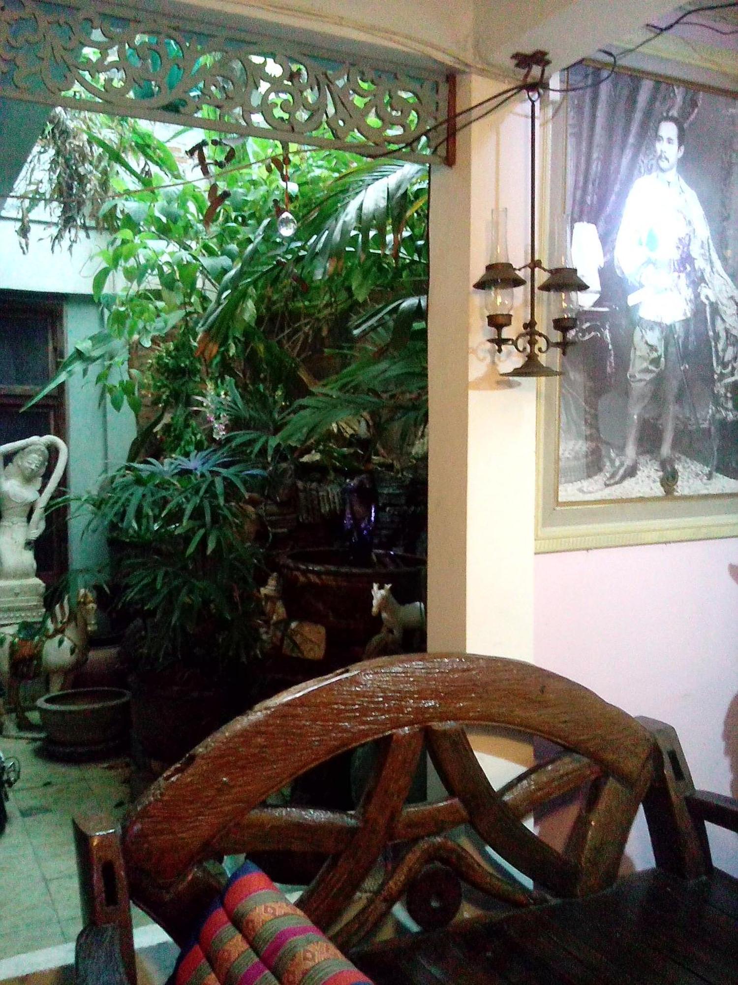 Cafe De Baan Raow Hotel Bangkok Bagian luar foto