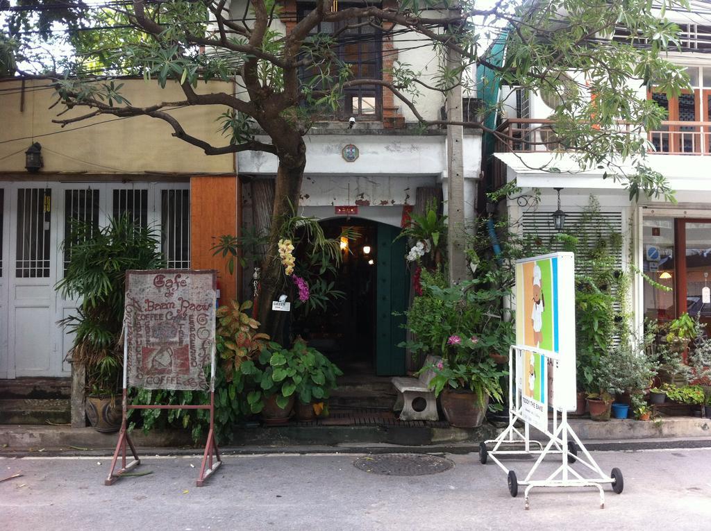 Cafe De Baan Raow Hotel Bangkok Bagian luar foto