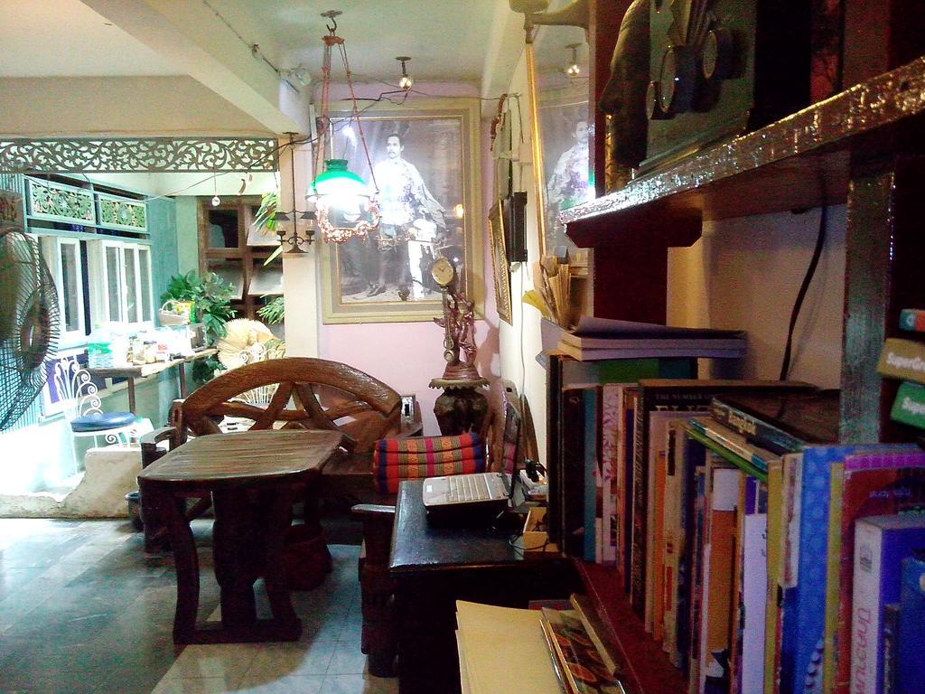 Cafe De Baan Raow Hotel Bangkok Bagian luar foto