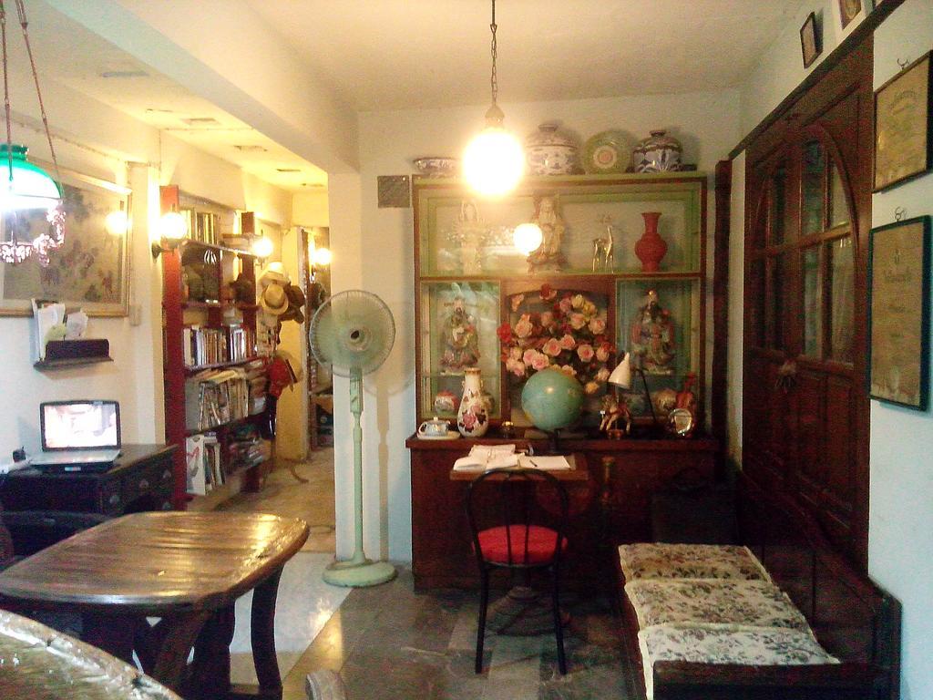 Cafe De Baan Raow Hotel Bangkok Bagian luar foto