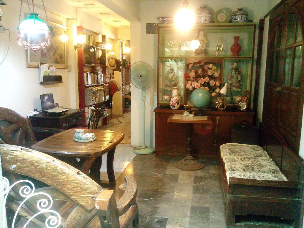 Cafe De Baan Raow Hotel Bangkok Bagian luar foto