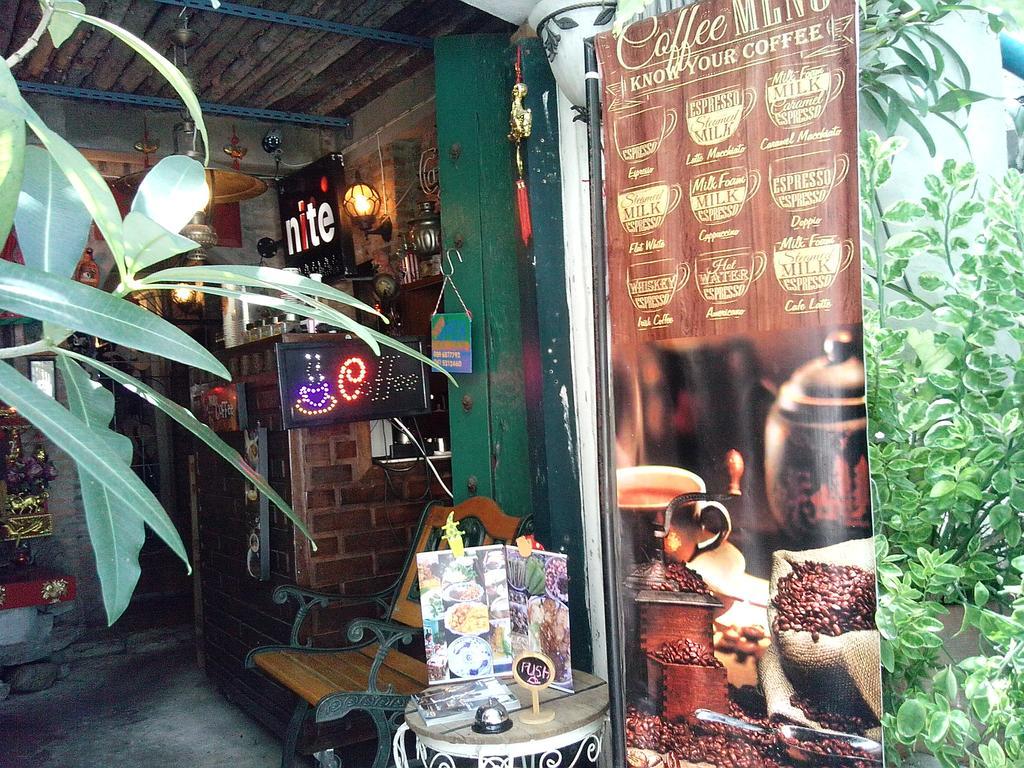 Cafe De Baan Raow Hotel Bangkok Bagian luar foto