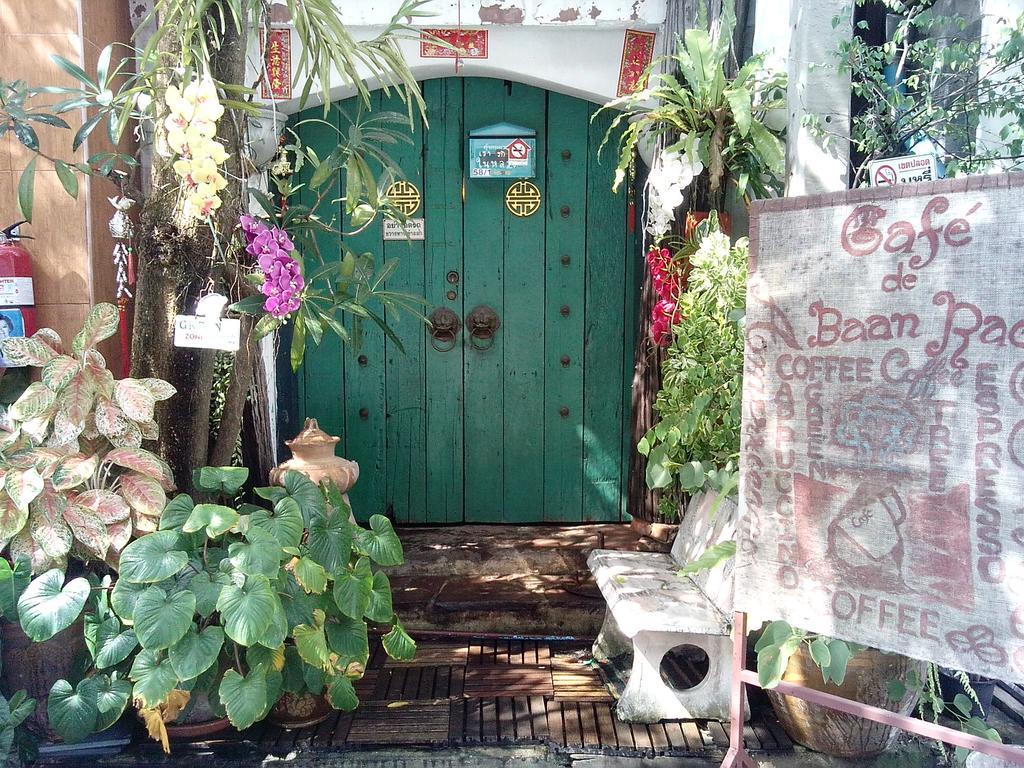 Cafe De Baan Raow Hotel Bangkok Bagian luar foto
