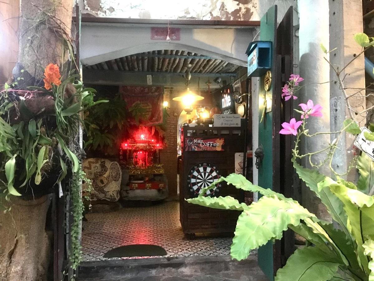 Cafe De Baan Raow Hotel Bangkok Bagian luar foto